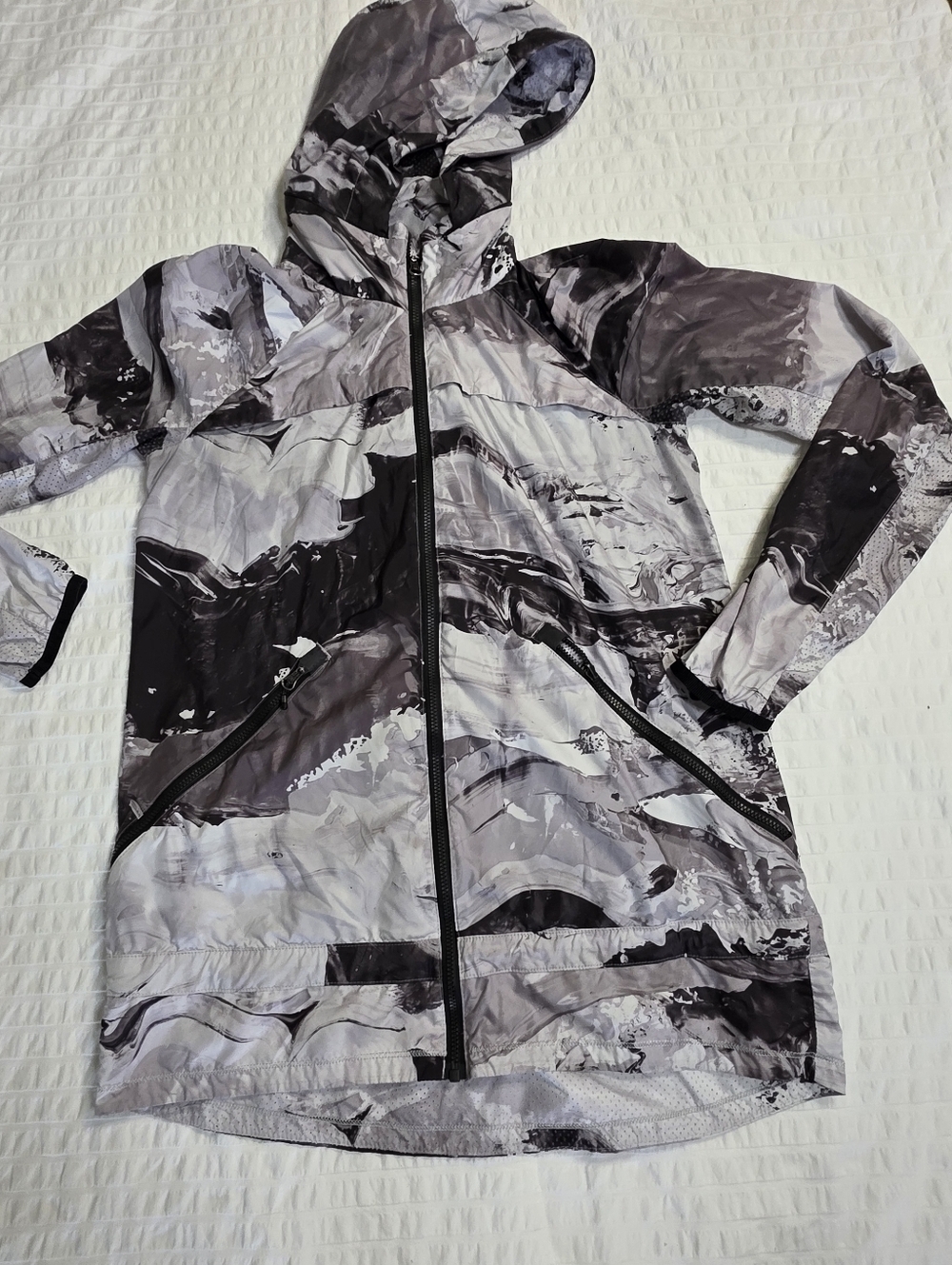 Lululemon Light Jacket Size 4